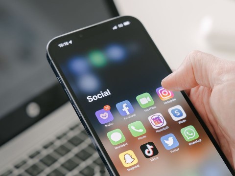 iPhone 15 Pro e iPhone 15 Pro Max tendr&iacute;an un puerto tipo USB-C diferente al convencional