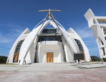 Presidente Danilo Medina entrega la primera etapa del Santuario Santo Cristo de los Milagros, en Bayaguana