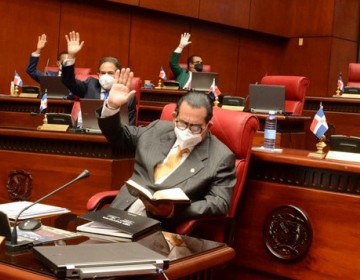 Senadores y diputados difieren sobre si en proyecto Ley de Vacunas será o no obligatorio vacunarse