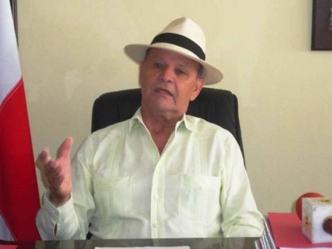 Senador F&eacute;lix V&aacute;squez no se presentar&aacute; a otro periodo &ldquo;para preservar su salud&rdquo;