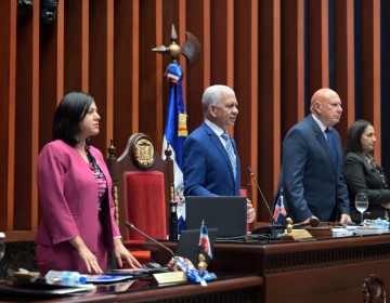 Senadores aprueban resoluci&oacute;n busca reconocer triunfo de Edmundo en Venezuela