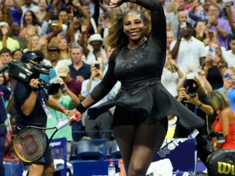La leyenda contin&uacute;a: Serena Williams debut&oacute; en el US Open con triunfo ante Danka Kovinic y retras&oacute; su retiro del tenis