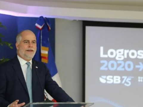 Poder Ejecutivo confirma a Alejandro Fern&aacute;ndez como Superintendente de Bancos