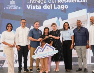  Vicepresidenta Raquel Pe&ntilde;a y ministro Jean Luis Rodr&iacute;guez entregan 128 nuevos apartamentos en Neyba