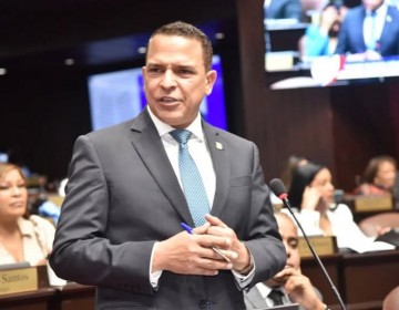 Diputado Wandy Batista Presenta Informe sobre la Modificaci&oacute;n de la Ley 138-11 en la Sesi&oacute;n No. 37 de la Segunda Legislatura Ordinaria