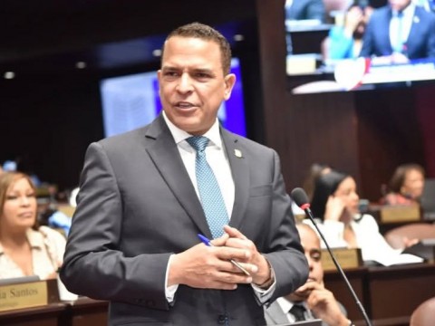 Diputado Wandy Batista Presenta Informe sobre la Modificaci&oacute;n de la Ley 138-11 en la Sesi&oacute;n No. 37 de la Segunda Legislatura Ordinaria