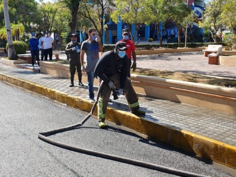 Fundaci&oacute;n Doctor Cristian Castillo realiza operativo de limpieza en Ban&iacute;