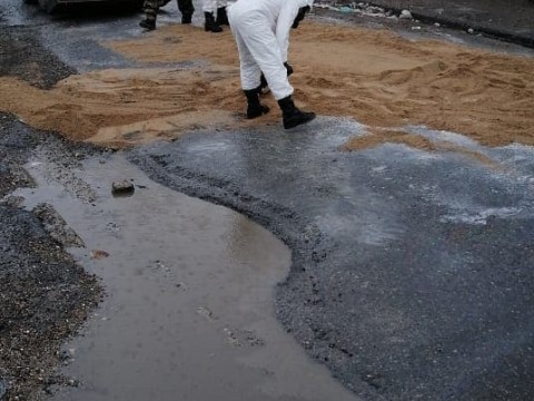 &iexcl;Ahora! Qu&iacute;mico peligroso se derrama en  en el kil&oacute;metro 12 de la carretera S&aacute;nchez