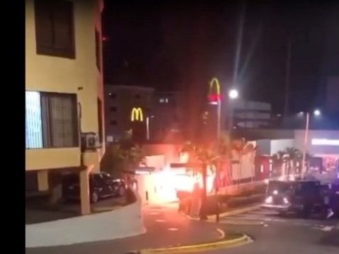 Se incendia sucursal de McDonald&rsquo;s en la M&aacute;ximo G&oacute;mez