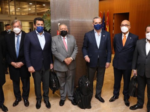 Presidente Abinader llega a Espa&ntilde;a; agotar&aacute; agenda en FITUR 2022