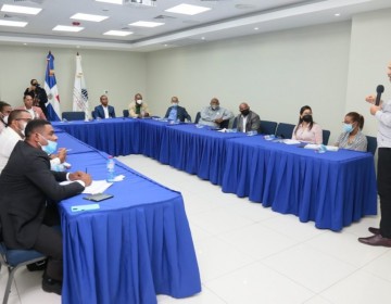 INABIE insta a directores regionales vigilar servicios que llegan a estudiantes