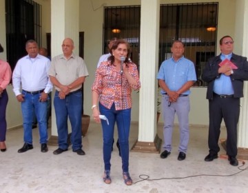 Alcald&iacute;a de Gaspar Hern&aacute;ndez presenta cami&oacute;n compactador donado por la LMD
