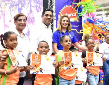 Alcalde de La Vega clausura con 6,000 mil ni&ntilde;os Olimpiadas Infantiles Municipales