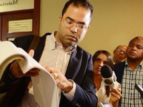 Piloto Affe Guti&eacute;rrez demanda Estado por 100 millones de pesos