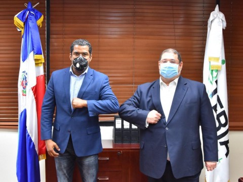 Luis&nbsp;Maisichell&nbsp;Dicent toma posesi&oacute;n como director de la Loter&iacute;a Nacional