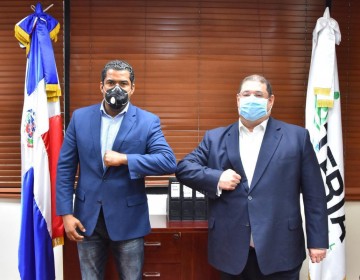 Luis&nbsp;Maisichell&nbsp;Dicent toma posesi&oacute;n como director de la Loter&iacute;a Nacional