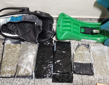 DNCD, CESAC Y ADUANAS decomisan 7 paquetes de Marihuana en el AILA 