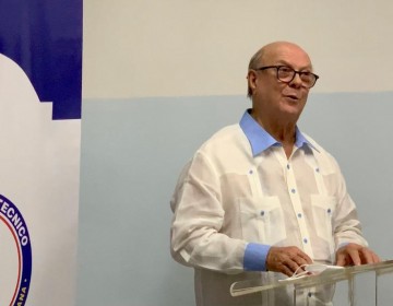 Hip&oacute;lito Mej&iacute;a resalta el papel de los Jesuitas en el desarrollo educativo y t&eacute;cnico del pa&iacute;s.