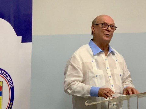 Hip&oacute;lito Mej&iacute;a resalta el papel de los Jesuitas en el desarrollo educativo y t&eacute;cnico del pa&iacute;s.