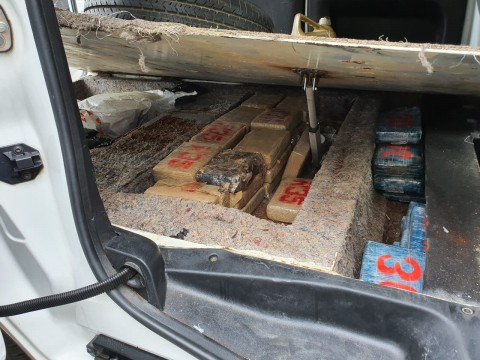 DNCD apresa dos hombres con 52 kilos de Coca&iacute;na en sector del Distrito Nacional