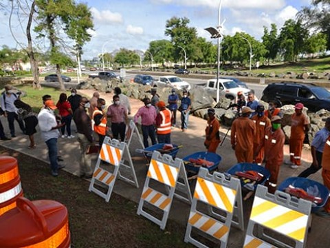 Obras P&uacute;blicas inicia amplio programa de mantenimiento vial en autopista Las Am&eacute;ricas, y autov&iacute;as del Coral y del Este
