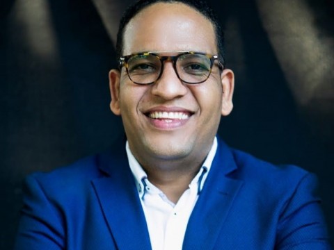 Comunicador apoya sustituir funditas por el bono de Navidad: "Es hora de dejar de usar la miseria de la gente"