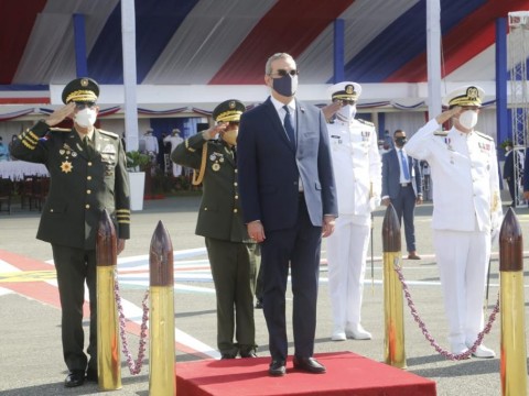 Presidente Abinader dispone de m&aacute;s de 49 millones de pesos para pago retroactivo a militares retirados