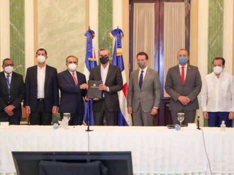 Presidente Abinader promulga&nbsp;la ley que otorga por quince a&ntilde;os incentivos fiscales para la competitividad e innovaci&oacute;n industrial&nbsp;