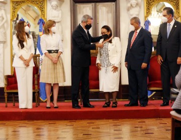 Presidente Abinader entrega Premio Nacional a la Calidad del Sector P&uacute;blico