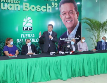 Leonel Fern&aacute;ndez emplaza al gobierno explicar plan de vacunaci&oacute;n contra el covid-19