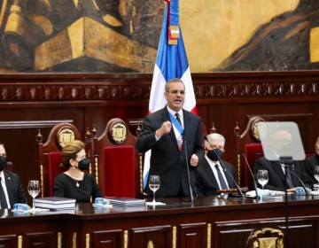 "El campo est&aacute; sembrado y la alimentaci&oacute;n del pueblo garantizada" dice Presidente Luis Abinader