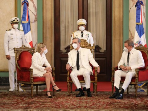 Presidente Abinader recibe cartas credenciales tres nuevos embajadores