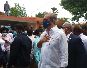 Abinader insiste: "No vamos a obligar a nadie a vacunarse"