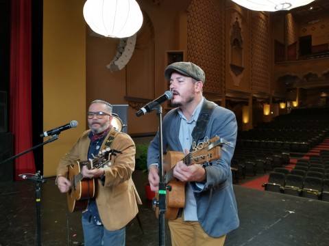 Pavel N&uacute;&ntilde;ez y Santiago Cruz promocionan &ldquo;El Gato Andaluz&rdquo;