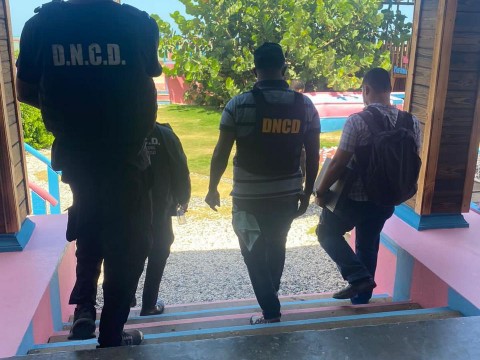 Miches - Allanan conocido Restaurante en Miches durante operaci&oacute;n contra narcotr&aacute;fico y lavado de activos.  