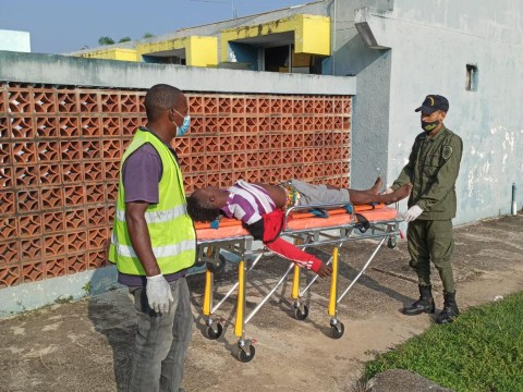 Un muerto y un herido al hacer contacto con un cable del tendido el&eacute;ctrico en Bayaguana
