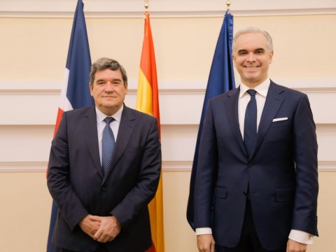 Luis Miguel De Camps Garc&iacute;a y Ministro de Inclusi&oacute;n, Seguridad Social y Migraciones de Espa&ntilde;a promover&aacute;n acuerdo migratorio e intercambios de experiencias