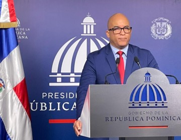 Presidente Luis Abinader recupera bienes públicos