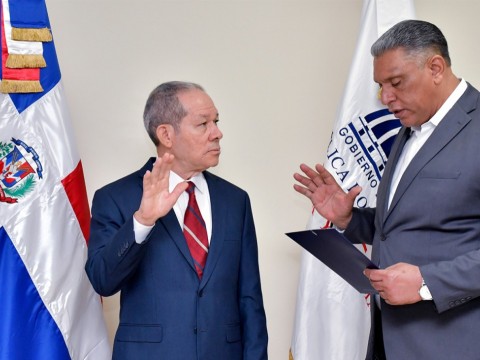 Ministro de Interior y Polic&iacute;a juramenta nuevo viceministro de Armas