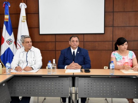 Gobierno dispone aumento 26.1% salario m&iacute;nimo a favor de los trabajadores de las ONGs