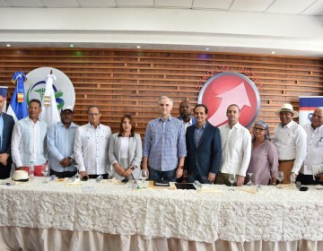 Ministro de Trabajo dice presidente Abinader confirma compromiso con di&aacute;logo y democracia participativa