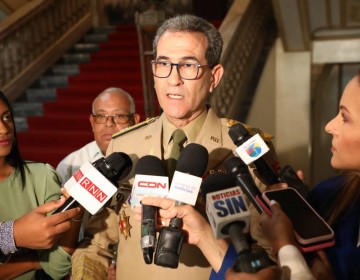 Ministro de Defensa asegura frontera dominicana est&aacute; resguardada