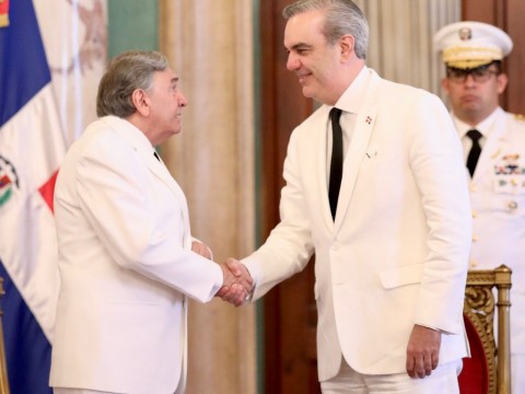 Presidente Abinader recibe cartas credenciales de tres nuevos embajadores