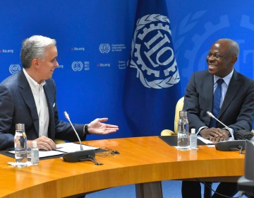 Ministro De Camps hace llamado en OIT a seguir fomentando mejoras en el salario real, el trabajo decente, y la ampliaci&oacute;n de cobertura de seguridad social  