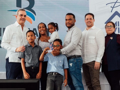 Presidente Abinader entrega 40 nuevos apartamentos en &ldquo;Mi Vivienda La Barranquita Santiago&rdquo;