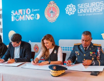 Firman acuerdo de cooperaci&oacute;n para la construcci&oacute;n de una nueva estaci&oacute;n de bomberos