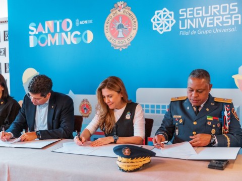 Firman acuerdo de cooperaci&oacute;n para la construcci&oacute;n de una nueva estaci&oacute;n de bomberos