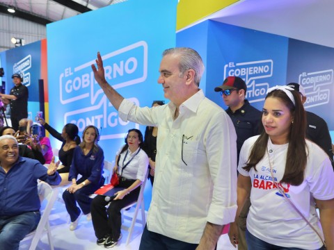 Presidente Abinader lanza en SDN programa "El Gobierno Contigo" con el cual busca resolver problemas puntuales planteados por las comunidades.