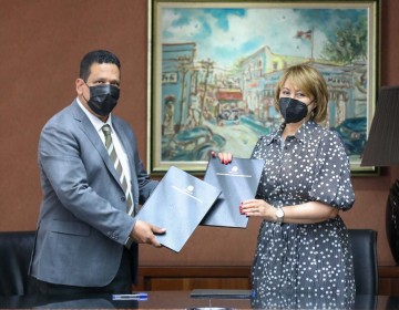 Firman acuerdo para impulsar cumplimiento normativo en las contrataciones p&uacute;blicas