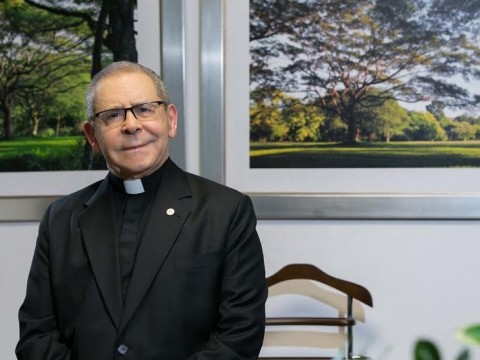 La despedida al monse&ntilde;or Agripino N&uacute;&ntilde;ez Collado